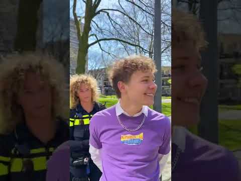 Zo kom je uit politie handboeien! 👮‍♀️ (of toch niet?)