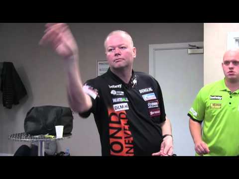 AROUND THE CLOCK | Watch Michael van Gerwen and Raymond van Barneveld play the classic pub game!